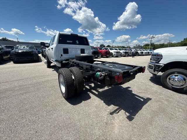 2026 RAM 5500 Chassis RAM 5500 TRADESMAN CHASSIS CREW CAB 4X4 60 CA