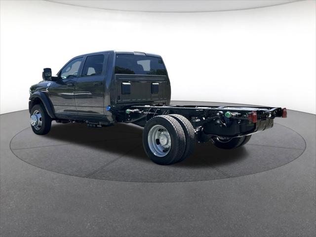 2026 RAM Ram 5500 Chassis Cab RAM 5500 TRADESMAN CHASSIS CREW CAB 4X4 60 CA