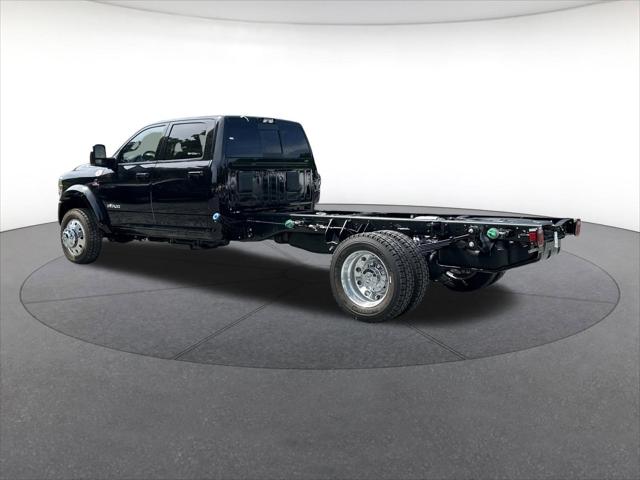 2026 RAM 5500 Chassis RAM 5500 BIG HORN CHASSIS CREW CAB 4X4 84 CA