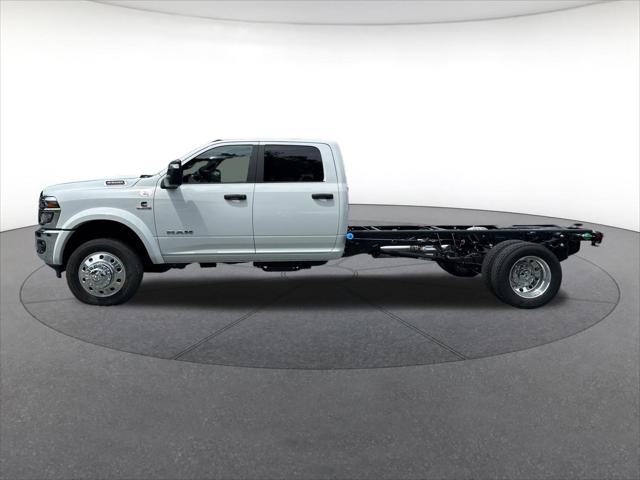 2026 RAM 5500 Chassis RAM 5500 BIG HORN CHASSIS CREW CAB 4X4 84 CA
