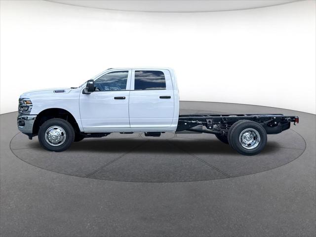 2026 RAM Ram 3500 Chassis Cab RAM 3500 TRADESMAN CREW CAB CHASSIS 4X4 60 CA