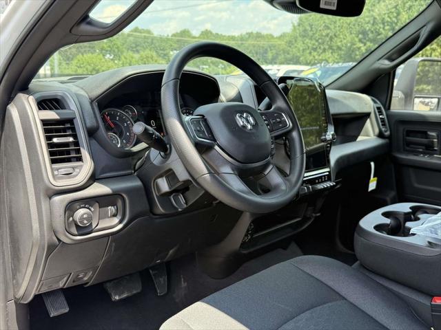 2026 RAM Ram 3500 RAM 3500 TRADESMAN CREW CAB 4X4 8 BOX