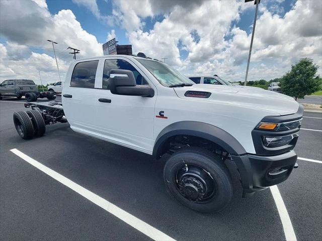 2026 RAM 5500 Chassis RAM 5500 TRADESMAN CHASSIS CREW CAB 4X4 84 CA