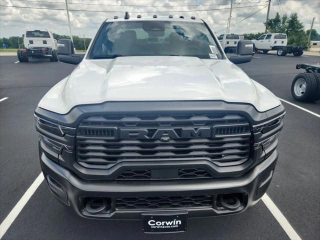 2026 RAM 5500 Chassis RAM 5500 TRADESMAN CHASSIS CREW CAB 4X4 84 CA