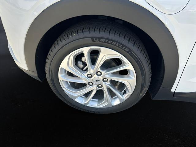 2027 Chevrolet Bolt LT FWD