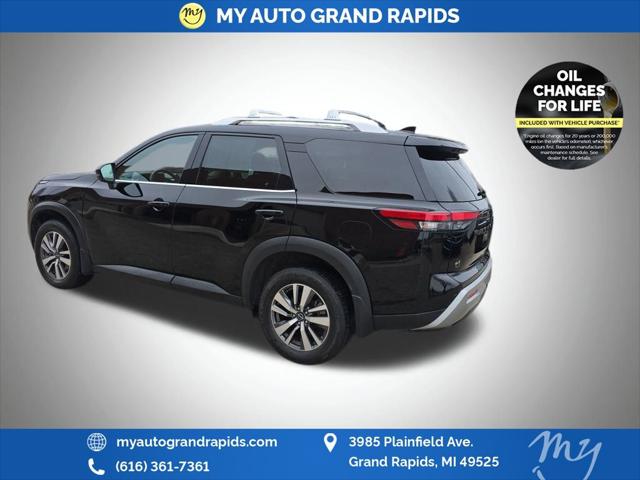 2023 Nissan Pathfinder SL 4WD