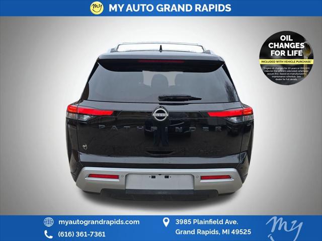 2023 Nissan Pathfinder SL 4WD