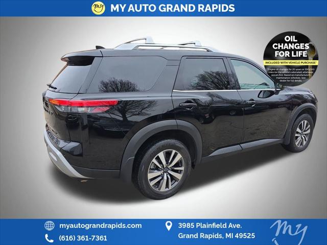 2023 Nissan Pathfinder SL 4WD