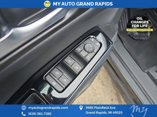 2023 Nissan Pathfinder SL 4WD
