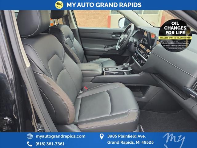 2023 Nissan Pathfinder SL 4WD
