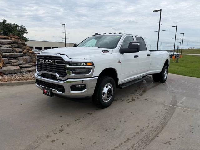 2026 RAM Ram 3500 RAM 3500 TRADESMAN CREW CAB 4X4 8 BOX