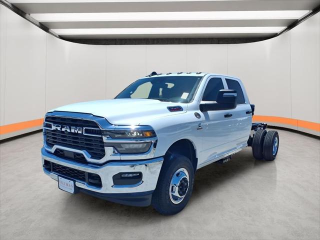 2026 RAM 3500 Chassis RAM 3500 TRADESMAN CREW CAB CHASSIS 4X4 60 CA