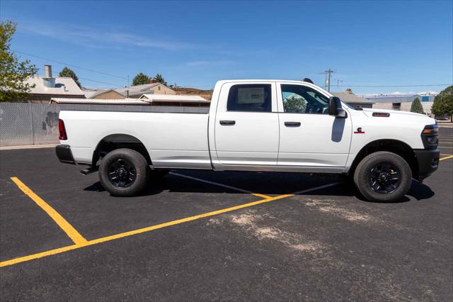 2026 RAM Ram 3500 RAM 3500 TRADESMAN CREW CAB 4X4 8 BOX