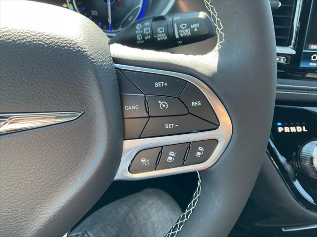 2026 Chrysler Pacifica Select AWD