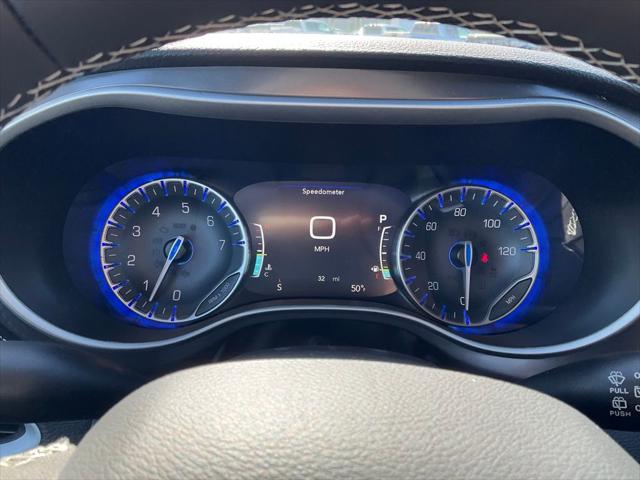 2026 Chrysler Pacifica Select AWD
