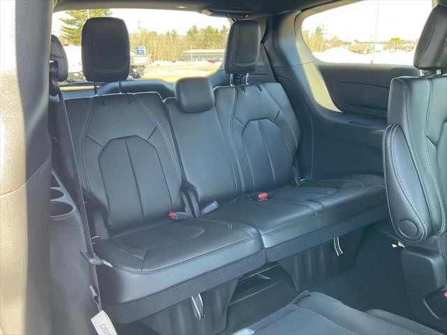 2026 Chrysler Pacifica Select AWD