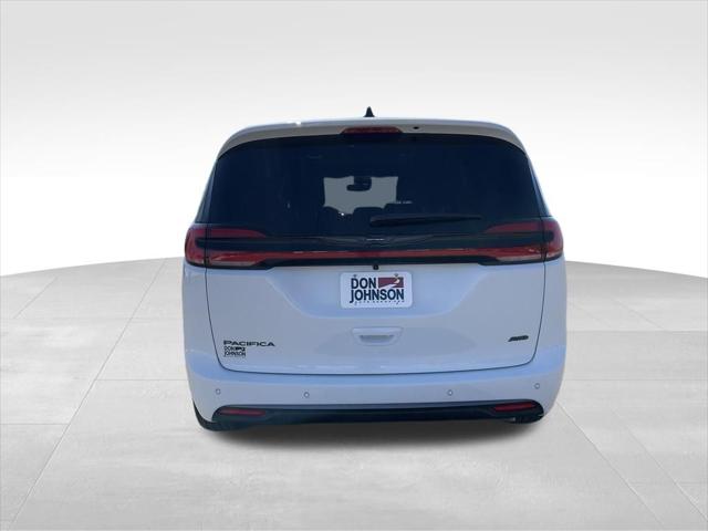 2026 Chrysler Pacifica Select AWD
