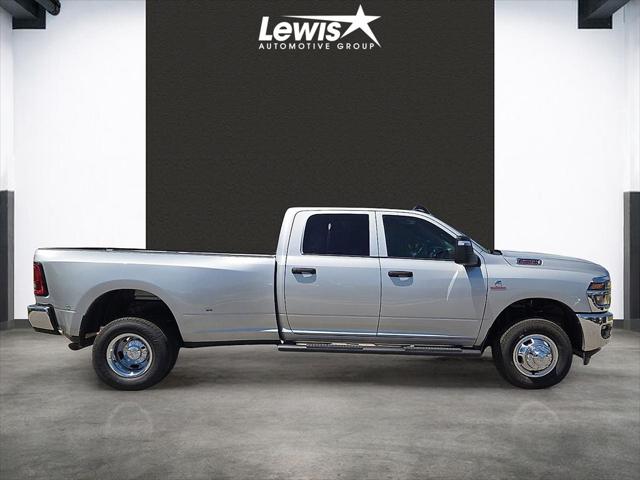 2026 Ram 3500 Tradesman Crew Cab 4x4 8' Box