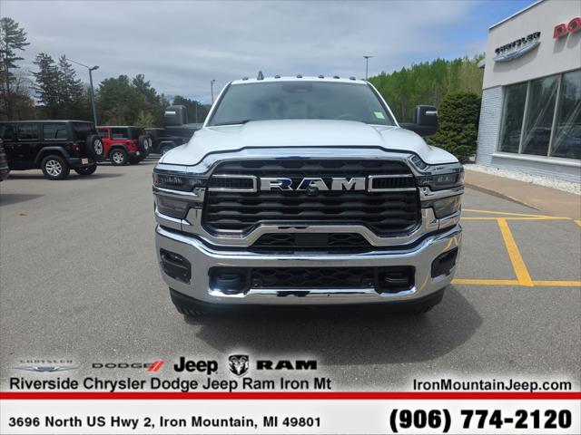 2026 RAM Ram 3500 RAM 3500 TRADESMAN CREW CAB 4X4 64 BOX