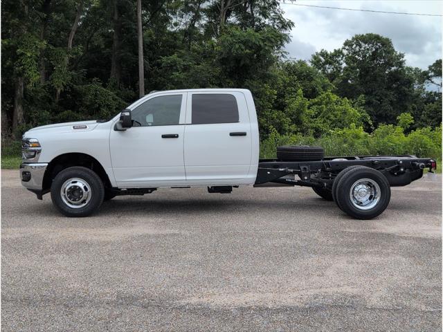 2026 RAM Ram 3500 Chassis Cab RAM 3500 TRADESMAN CREW CAB CHASSIS 4X4 60 CA