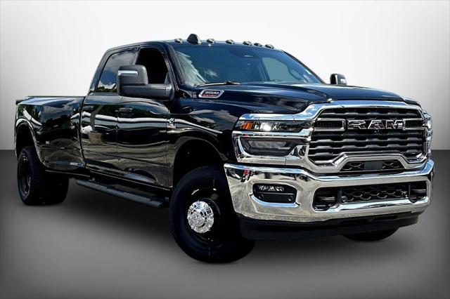 2026 RAM Ram 3500 RAM 3500 TRADESMAN CREW CAB 4X4 8 BOX