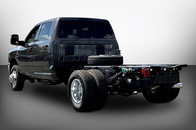 2026 RAM Ram 3500 Chassis Cab RAM 3500 TRADESMAN CREW CAB CHASSIS 4X4 60 CA