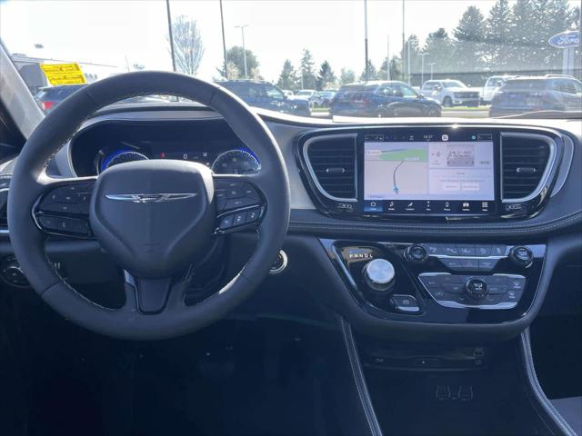 2025 Chrysler Pacifica Limited AWD