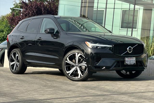 2023 Volvo XC60 Recharge T8 Ultimate Dark Theme