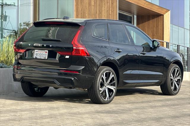 2023 Volvo XC60 Recharge T8 Ultimate Dark Theme