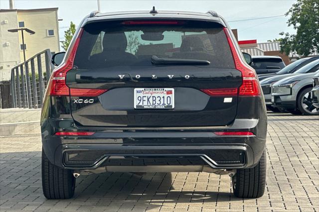 2023 Volvo XC60 Recharge T8 Ultimate Dark Theme