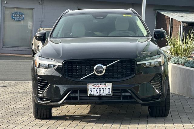 2023 Volvo XC60 Recharge T8 Ultimate Dark Theme