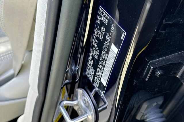 2023 Volvo XC60 Recharge T8 Ultimate Dark Theme