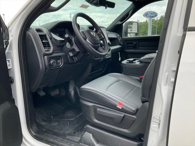 2026 RAM 3500 Chassis RAM 3500 TRADESMAN CREW CAB CHASSIS 4X4 60 CA