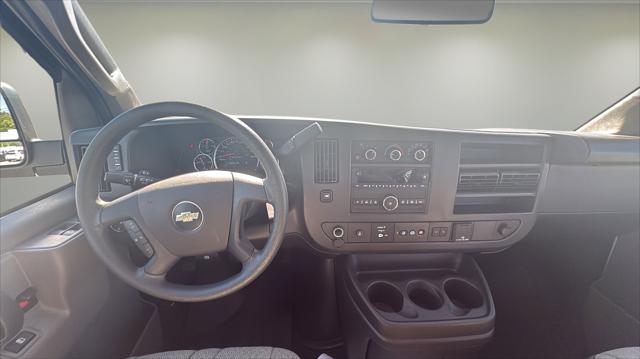 2024 Chevrolet Express Passenger RWD 3500 Extended Wheelbase LT