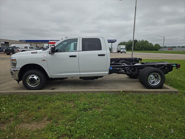 2026 RAM Ram 3500 Chassis Cab RAM 3500 TRADESMAN CREW CAB CHASSIS 4X4 60 CA 2026 RAM Ram 3500 Chassis Cab RAM 3500 TRADESMAN CREW CAB CHASSIS 4X4 60 CA