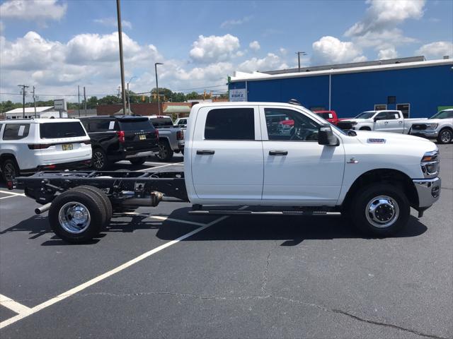 2026 RAM 3500 Chassis RAM 3500 TRADESMAN CREW CAB CHASSIS 4X4 60 CA