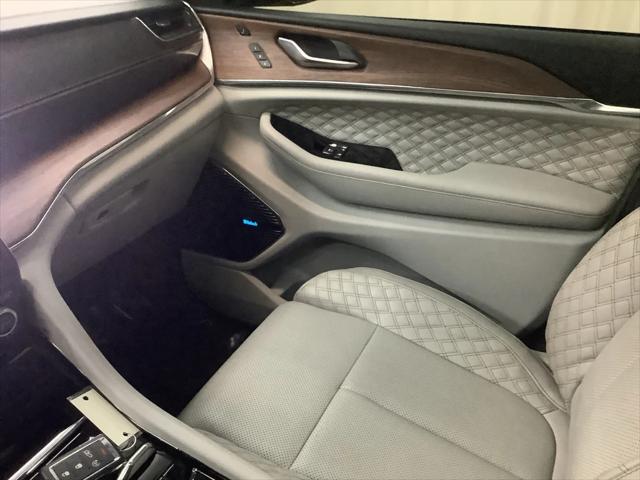 2022 Jeep Grand Cherokee Summit 4x4