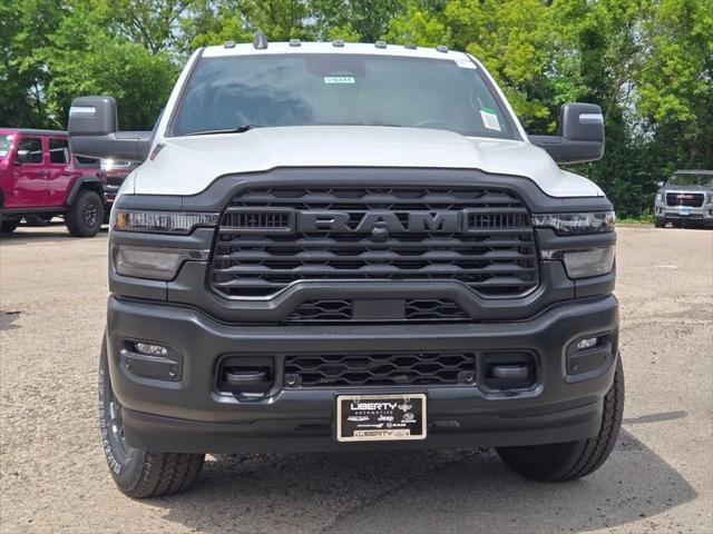 2026 RAM Ram 3500 RAM 3500 TRADESMAN CREW CAB 4X4 8 BOX