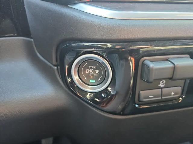 2025 GMC Sierra 1500 4WD Crew Cab Short Box SLT