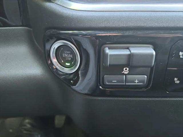 2025 GMC Sierra 1500 4WD Crew Cab Short Box SLT