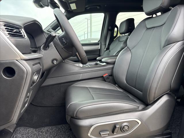 New 2026 High Gloss Black Exterior Paint Jeep Grand Wagoneer image 41