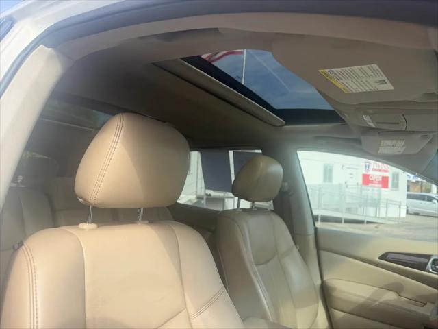 2015 Nissan Pathfinder SL
