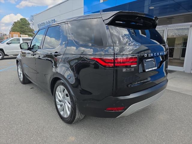 2024 Land Rover Discovery P300 S
