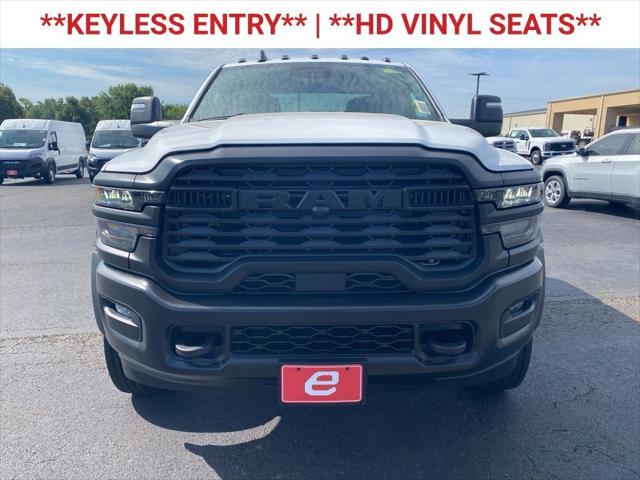 2026 RAM 5500 Chassis RAM 5500 TRADESMAN CHASSIS CREW CAB 4X4 84 CA