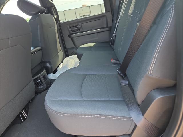 2026 Ram 2500 Black Express Crew Cab 4x4 6'4" Box