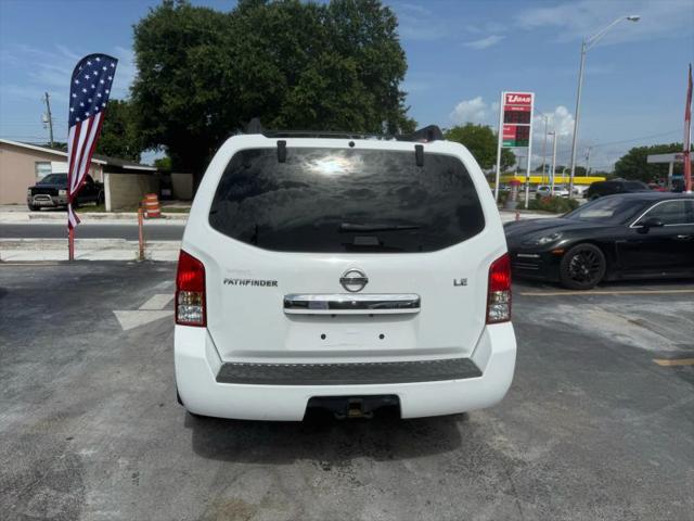 2010 Nissan Pathfinder LE