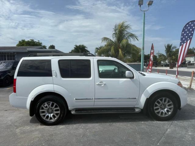 2010 Nissan Pathfinder LE