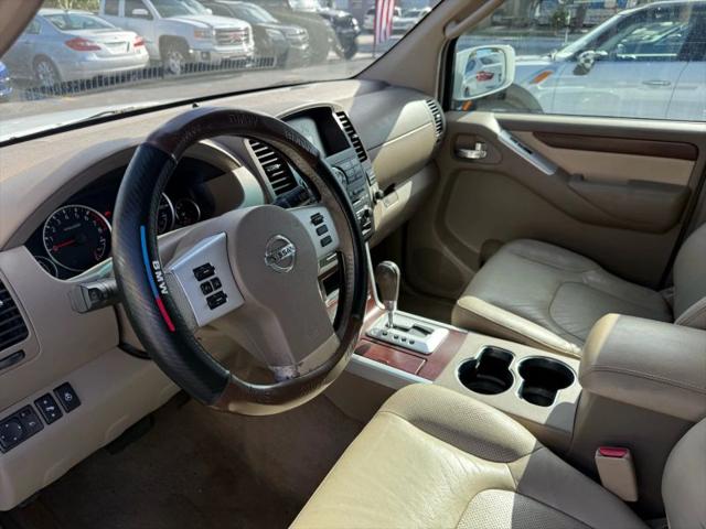 2010 Nissan Pathfinder LE