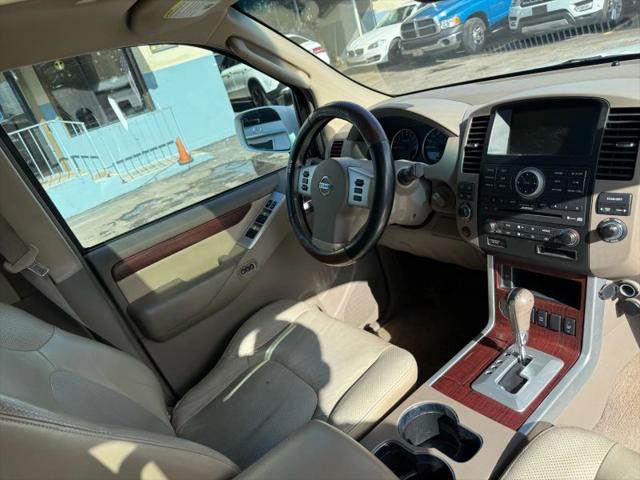 2010 Nissan Pathfinder LE
