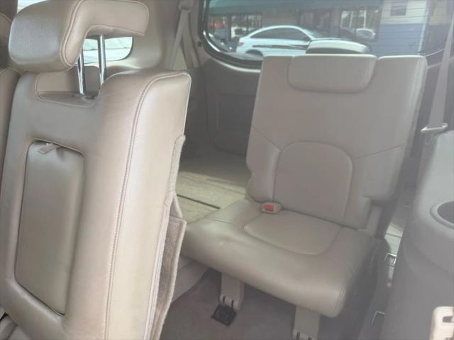 2010 Nissan Pathfinder LE
